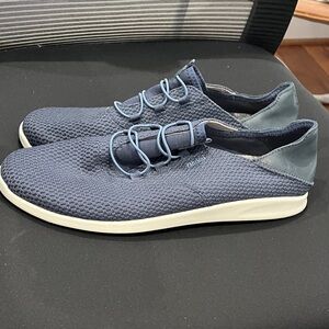 OluKai Men's Navy and White Knit Sneakers